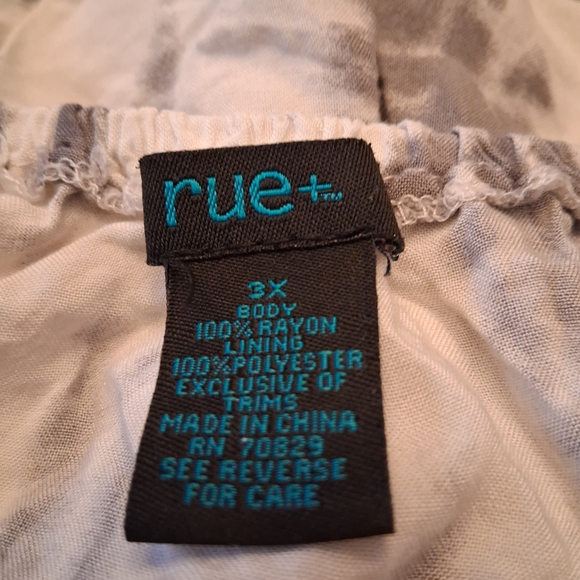 Rue21 Gray and White Tie-Dye Romper size 3X 100% Rayon - Picture 2 of 2